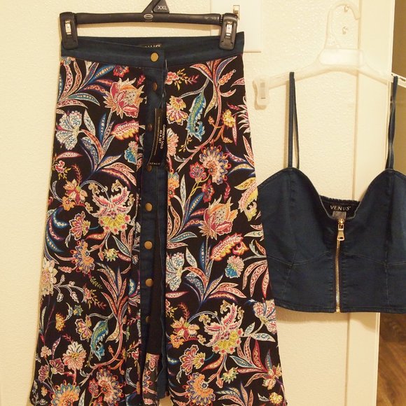 Clothes Looking for a New Home. - Picture 7 of 16